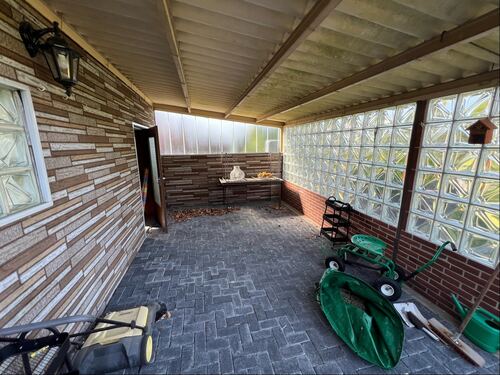 überdachte Terrasse am Haus - 