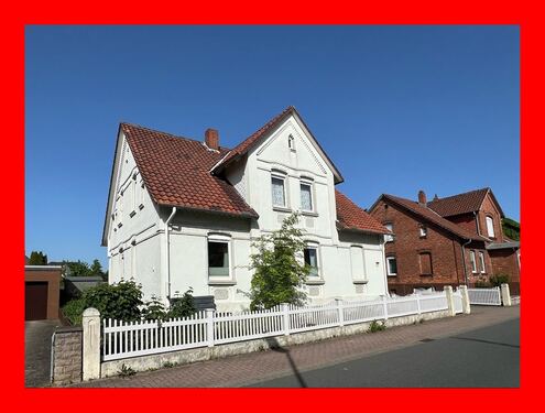 Straßenansicht - Viel Potenzial in ruhiger Lage - 225.000,00&nbsp;EUR Kaufpreis, ca.&nbsp; 255,24&nbsp;m&sup2;&nbsp;Wohnfl&auml;che