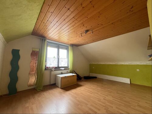 Kinder-, Gäste-, Arbeitszimmer - 