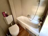 ... mit Badewanne - 