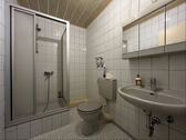 Bad mit Dusche - 