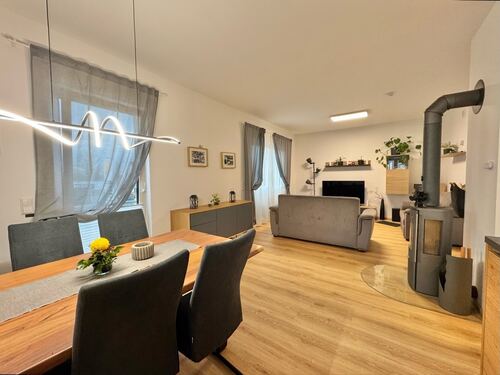 ... mit Essbereich... - 