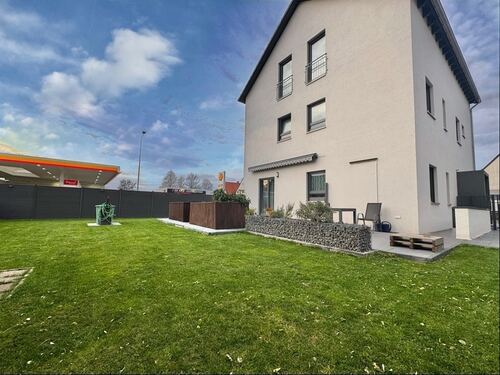 Rückansicht mit... - Etagenwohnung mit 163,00 m&sup2; in Sarstedt zum Kaufen