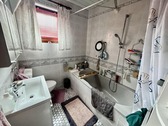 Bad mit Wanne (EG) - 
