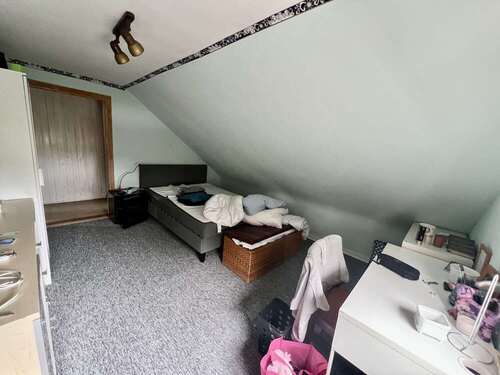 Wohnlich ausgebauter Dachboden - 