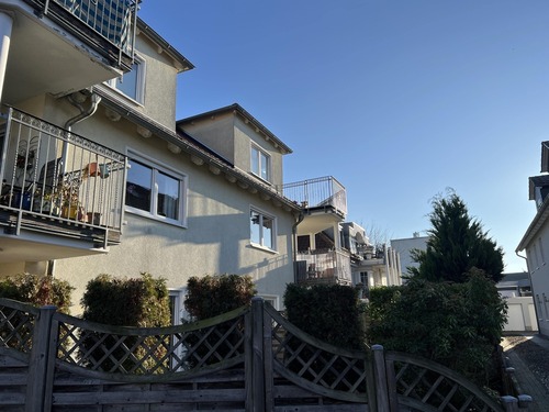 Ansicht von der Straße - 4 Zimmer Maisonettenwohnung in Sarstedt