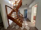 Diele mit Treppe ins Dachstudio - 
