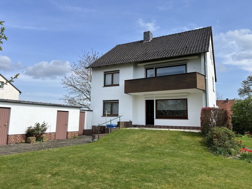 Rückansicht des Hauses - 6 Zimmer Zweifamilienhaus zum Kaufen in Bockenem