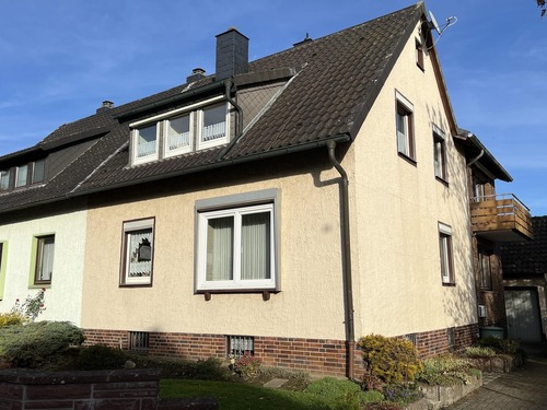 Seitenansicht - 6 Zimmer Doppelhaushälfte in Harsum