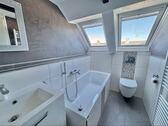 Tageslichtbad mit Wanne (DG) - 