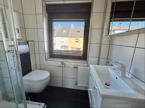 Tageslichtbad mit Dusche (OG) - 