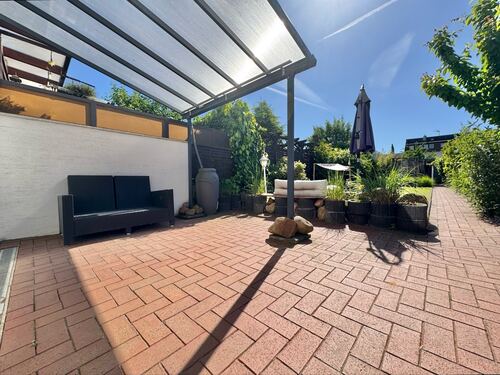 ... Zugang zur sonnigen Terrasse (EG). - 