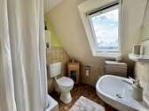 Tageslichtbad mit Dusche (OG) - 