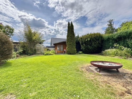 Idyllischer Gartenbereich - 