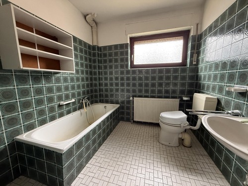 Bad mit Wanne EG - 