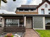 Straßenansicht/Eingang - 3 Zimmer Reihenendhaus in Alfeld