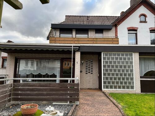 Straßenansicht/Eingang - 3 Zimmer Reihenendhaus in Alfeld