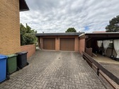 Zwei Garagen - 