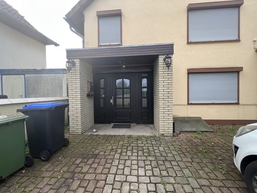 Hereinspaziert - 10 Zimmer Einfamilienhaus in Peine