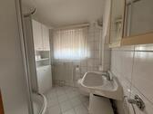 Bad mit Dusche - 