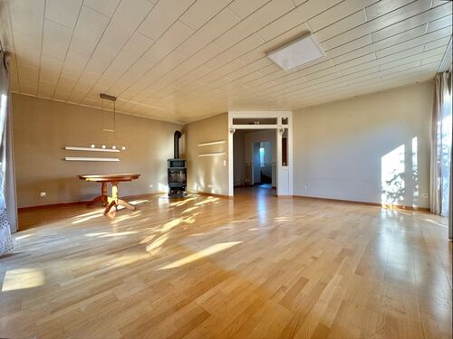 ... mit Kamin und Essbereich... - 