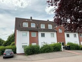 Eingangsbereich /Stellplätze - 2 Zimmer Etagenwohnung in Hildesheim