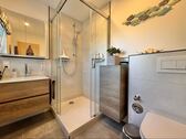 Tageslichtbad mit Dusche - 