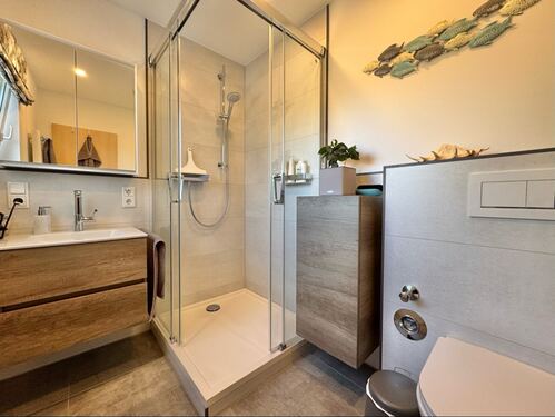 Tageslichtbad mit Dusche - 