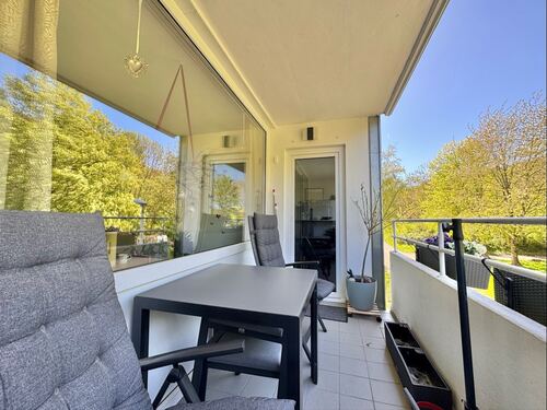 ... Zutritt zur sonnigen Loggia. - 