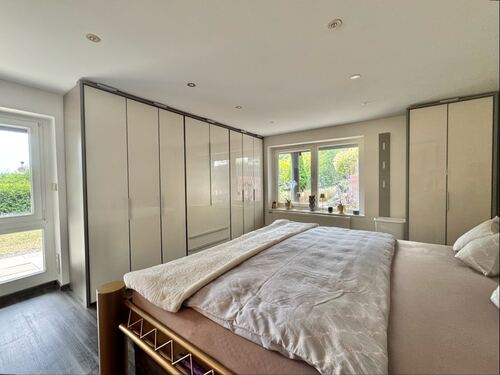 Großes Schlafzimmer (KG) - 