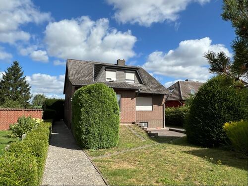 Straßenansicht - 6 Zimmer Einfamilienhaus in Ilsede
