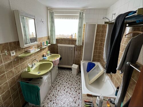Bad mit Wanne OG - 