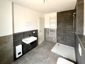 Bad mit großer Dusche … - 
