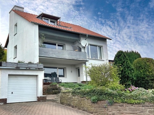 seitliche Ansicht mit Garage - 5 Zimmer Einfamilienhaus in Hildesheim