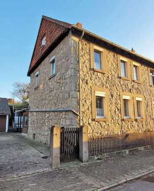 Hausansicht - 7 Zimmer Doppelhaushälfte in Gronau (Leine)