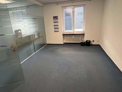 Büro EG links - 