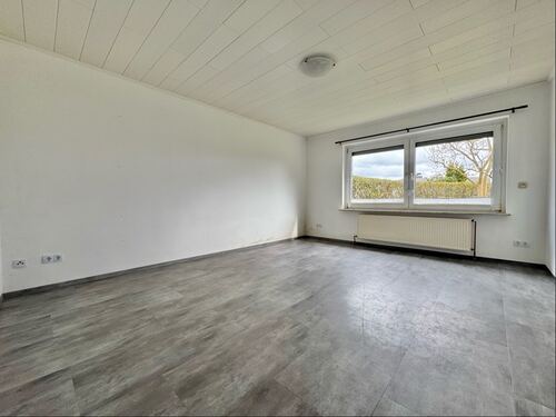 Großes Wohnzimmer (Einliegerwohnung) - 