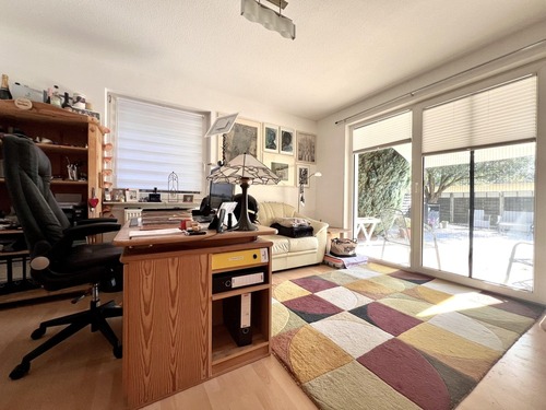 Helles Arbeitszimmer - 