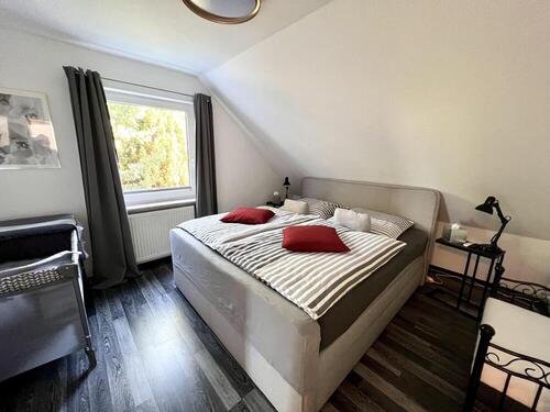 Geräumiges Schlafzimmer - 