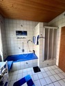 Badewanne und Dusche - 