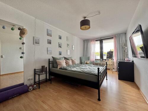 Großzügiges Schlafzimmer - 