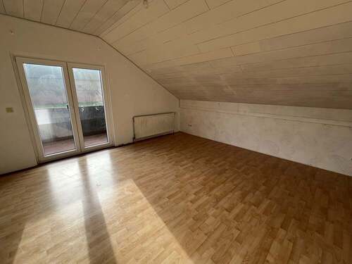 Zimmer 2 DG mit Balkonzugang - 