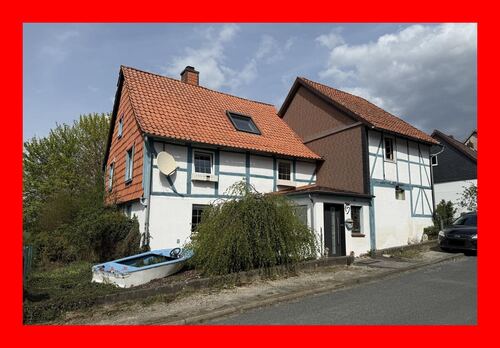 Straßenansicht - Stilvoll saniertes Haus mit Traumgarten