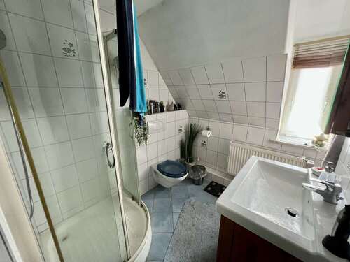 Modernes Duschbad (OG) - 
