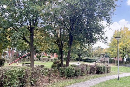 das Haus mitten am Grüngürtel gelegen - Erdgeschoßwohnung mit 98,00 m² in Hildesheim zum Kaufen