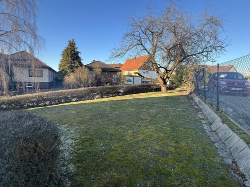 Garten - 6 Zimmer Zweifamilienhaus in Giesen