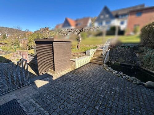 und Terrassen-/Gartenbereich. - 