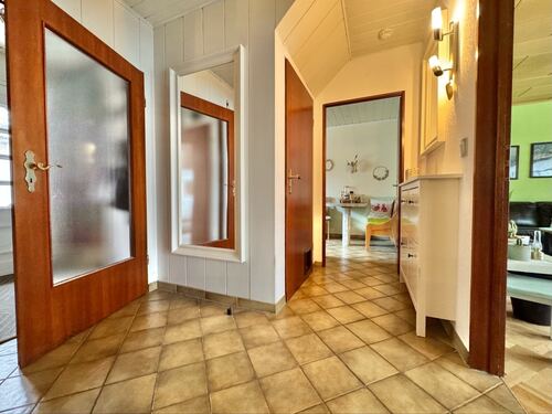 Einladender Eingangsbereich... - Einfamilienhaus mit 149,00 m² in Söhlde zum Kaufen