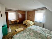 Fünftes Zimmer (DG) - 