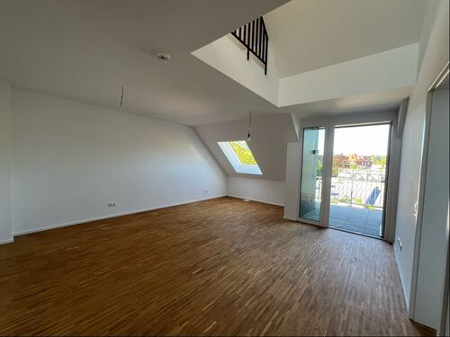 Blick in den Wohn-/Essbereich - 